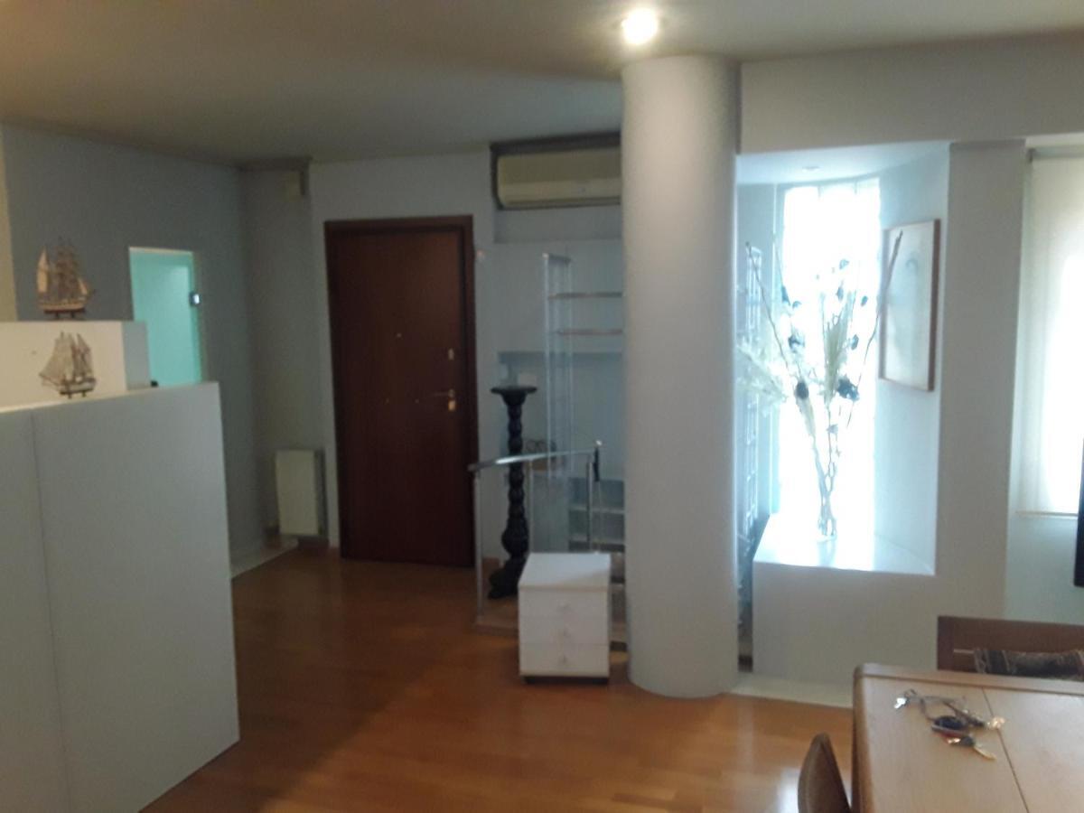 Deluxe Apartment Best Point Athena Bagian luar foto
